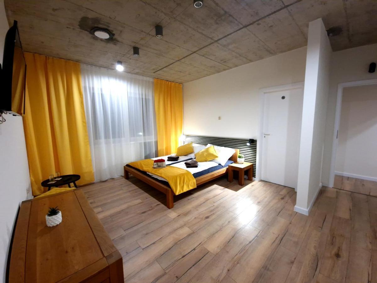 Bird House Hotel Presov Luaran gambar