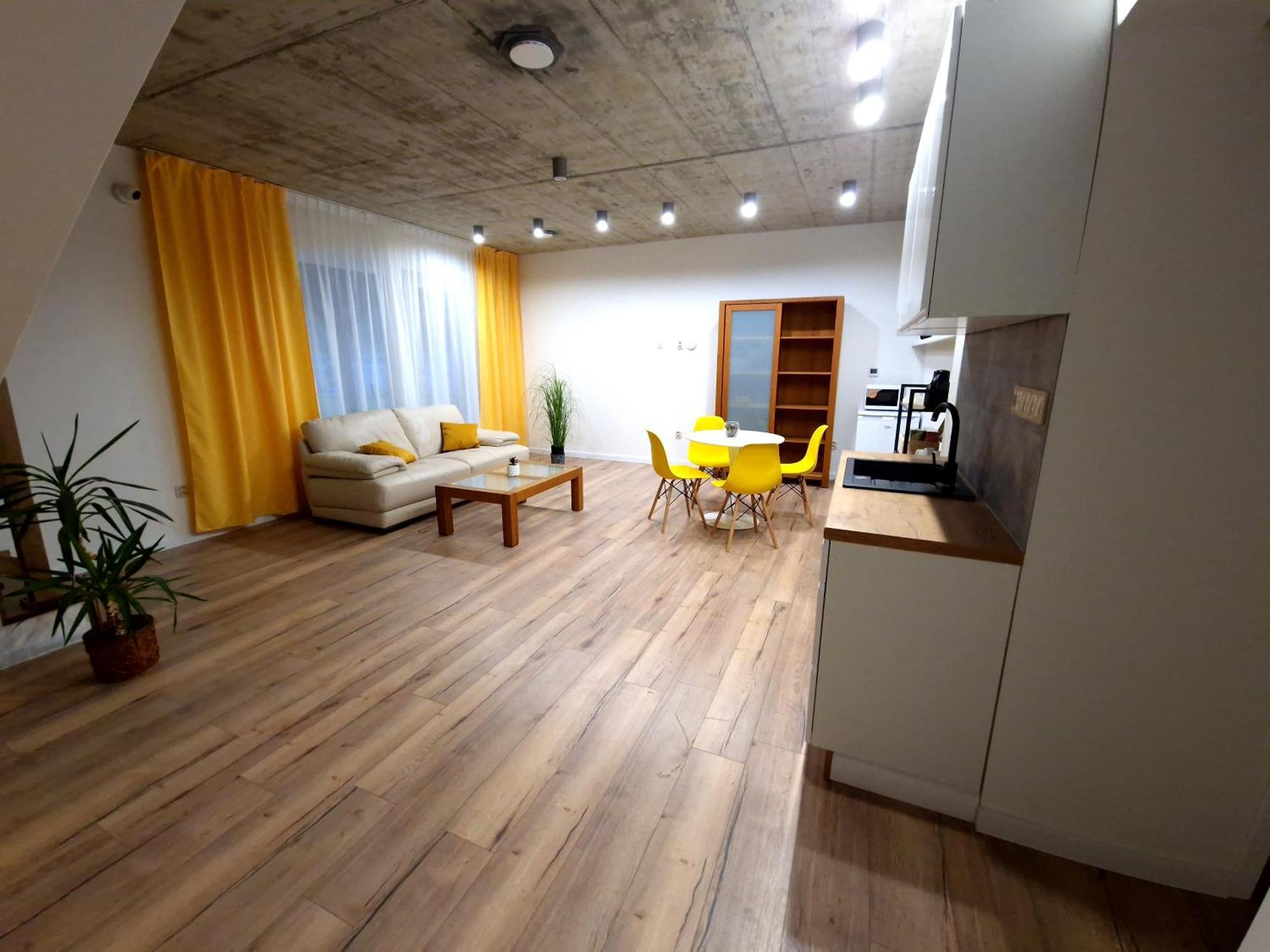 Bird House Hotel Presov Luaran gambar