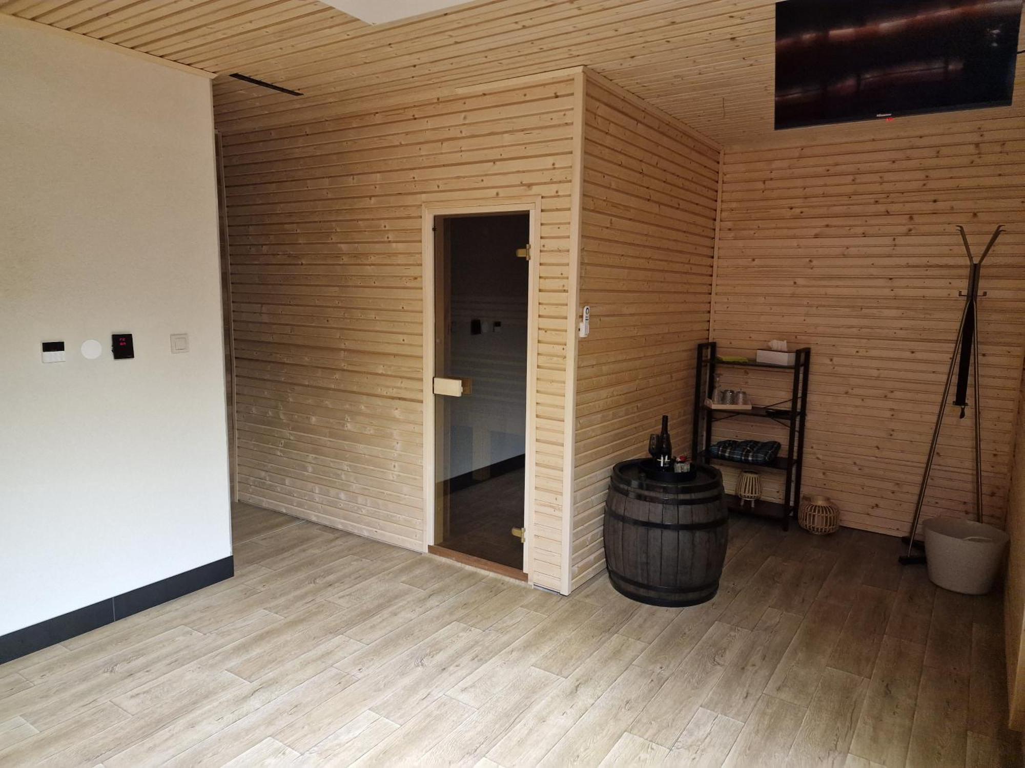 Bird House Hotel Presov Luaran gambar
